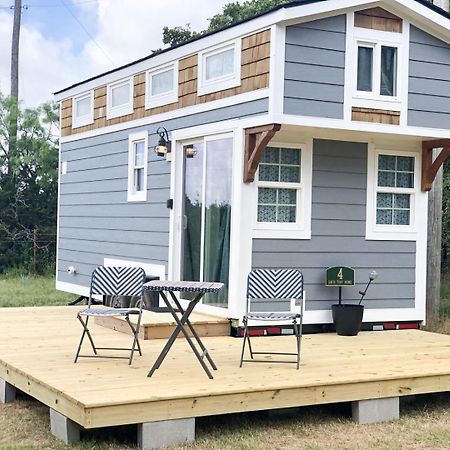 4 Davis Tiny Home By Vacation Your Way Hico Exterior photo